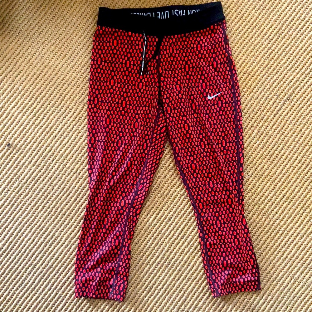 Nike dri-fit capri pants